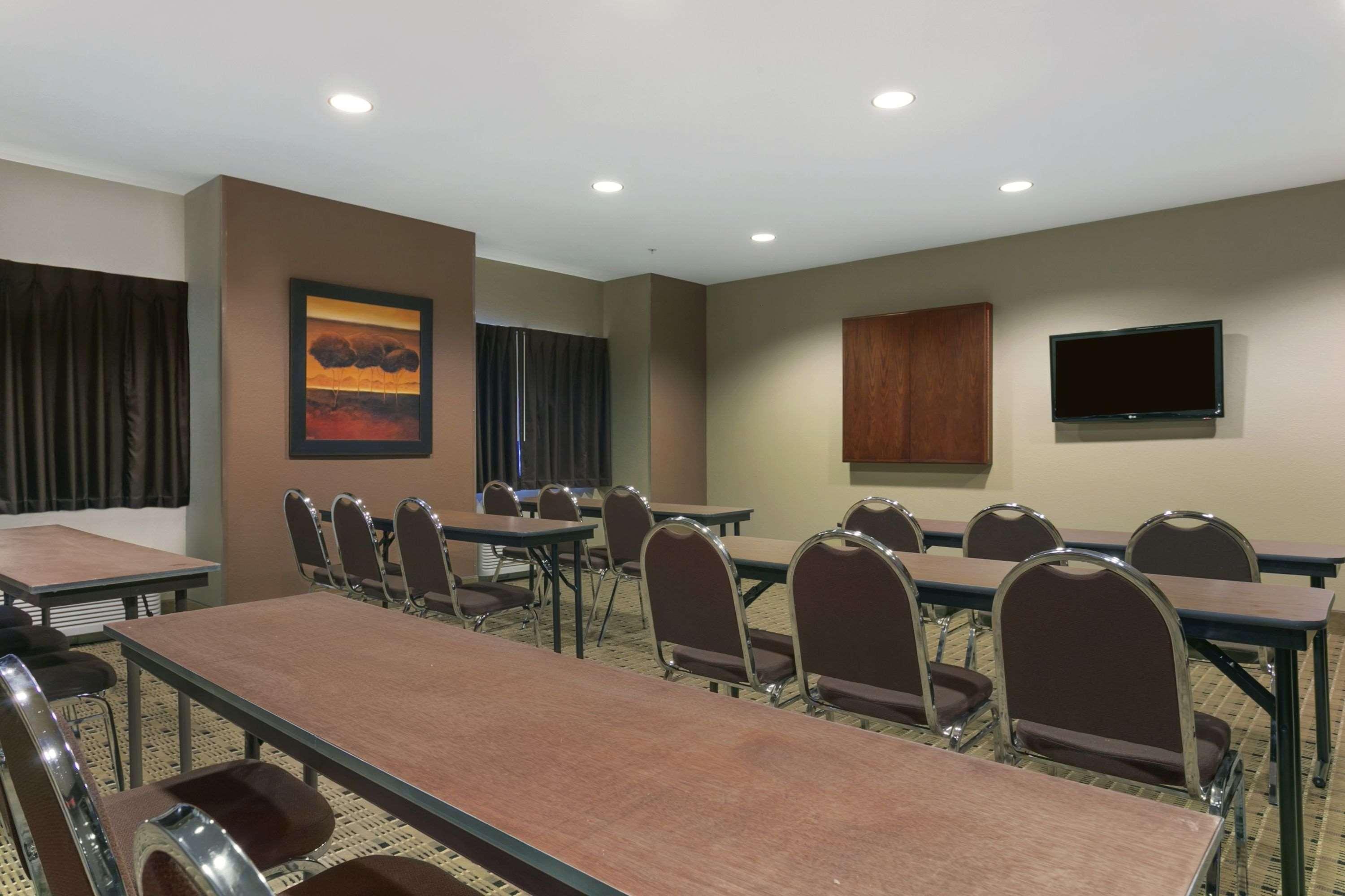 Microtel Inn & Suites By Wyndham Minot Exterior foto